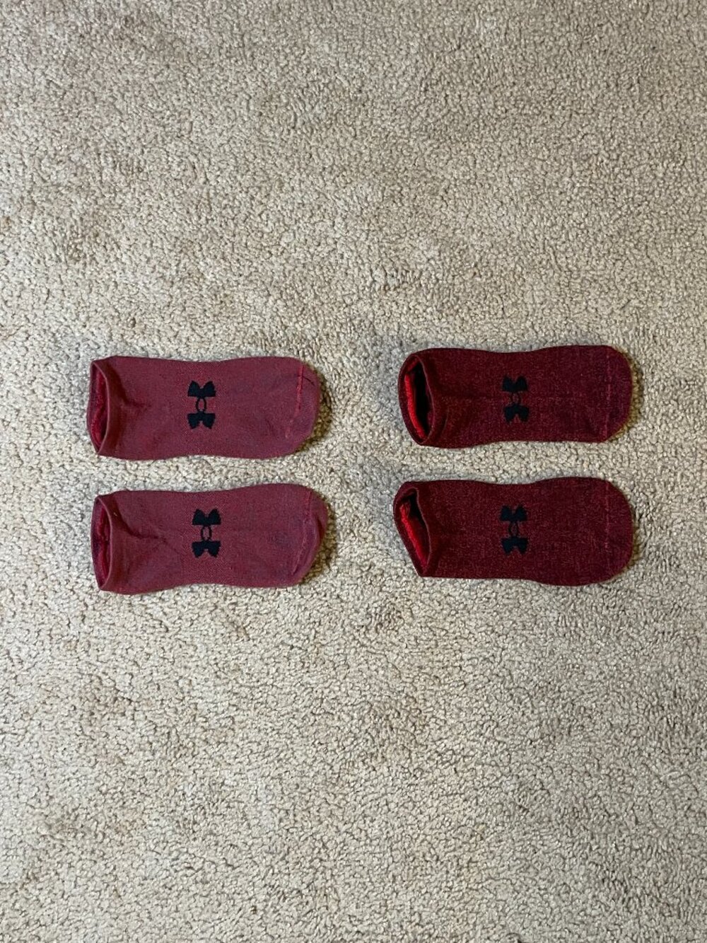 Under Armour Essential Lite No Show Red Socks